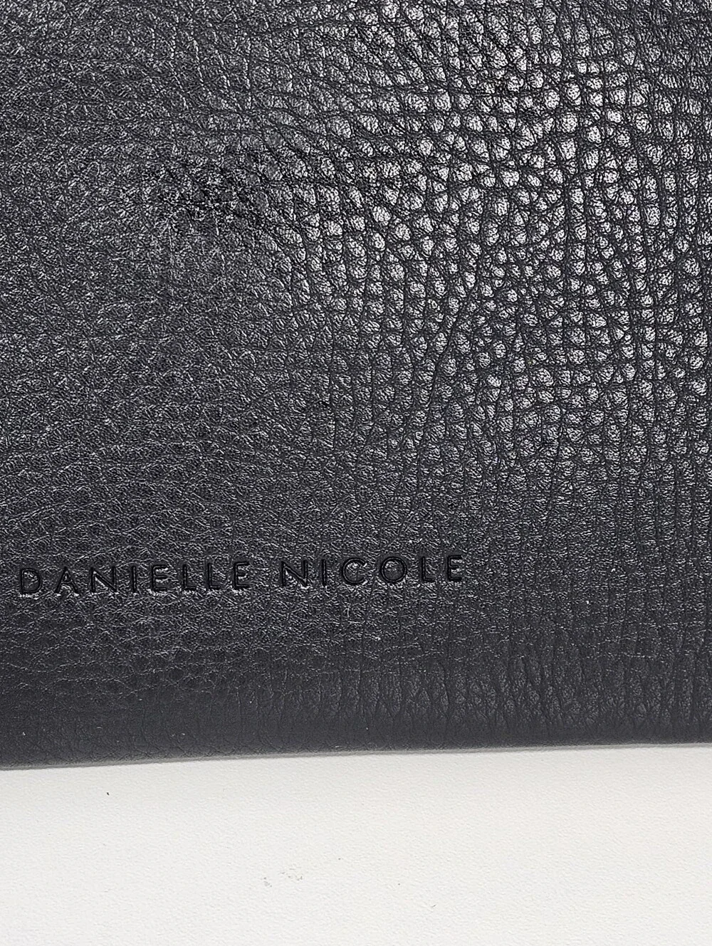 Danielle Nicole x Harry Potter Hufflepuff Uniform Clutch Gold Chain